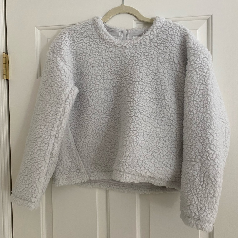 Lululemon Fluffy Pullover
